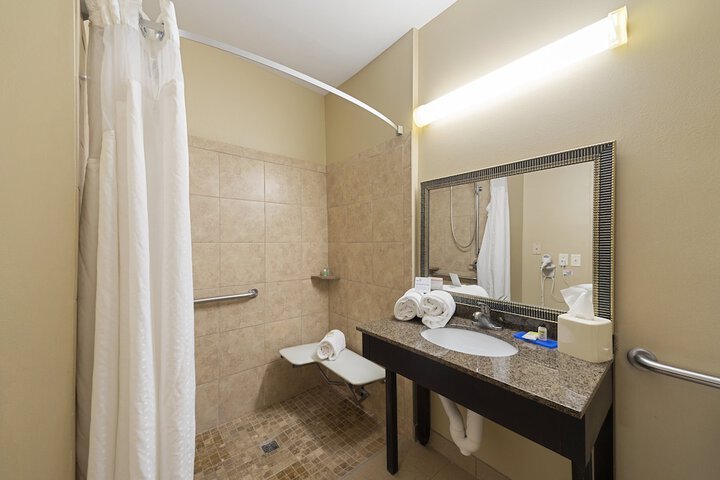 Holiday Inn Express Bloomington West by IHG
