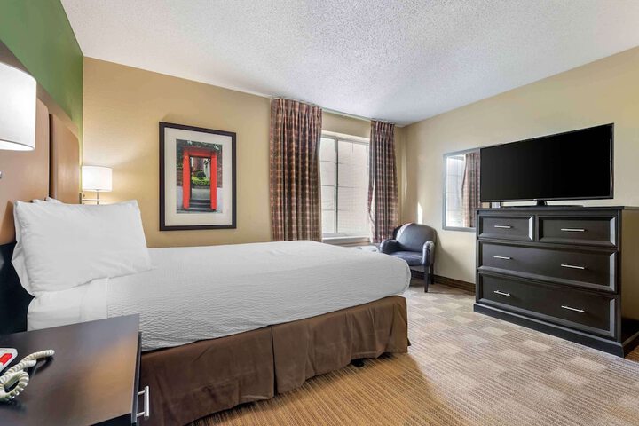 Room 21 of 32