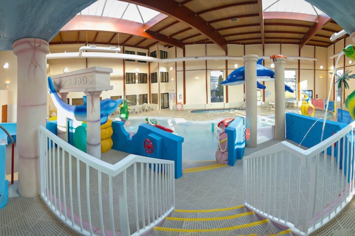 Grand Marquis Waterpark Hotel & Suites