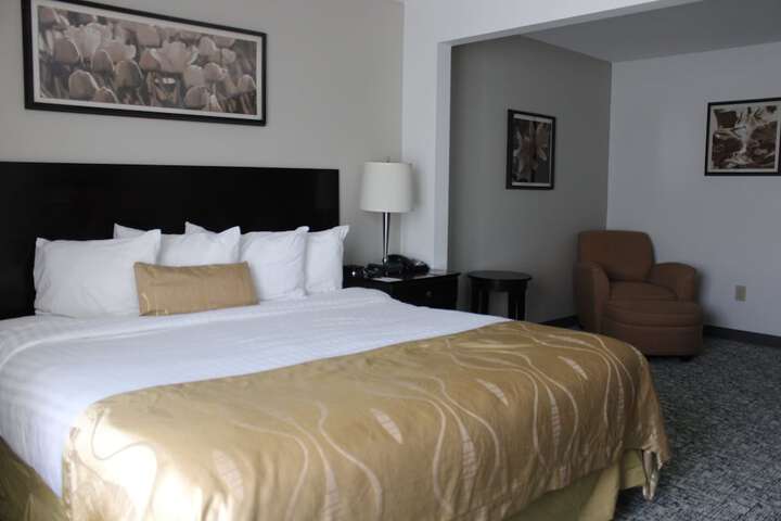 Room 9 of 34