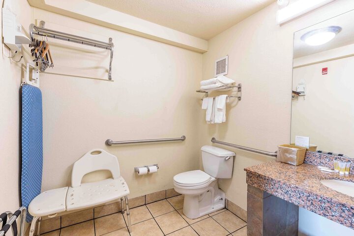 Room 8 of 20