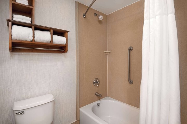 Room 14 of 36