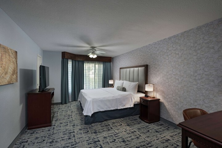 Room 35 of 46