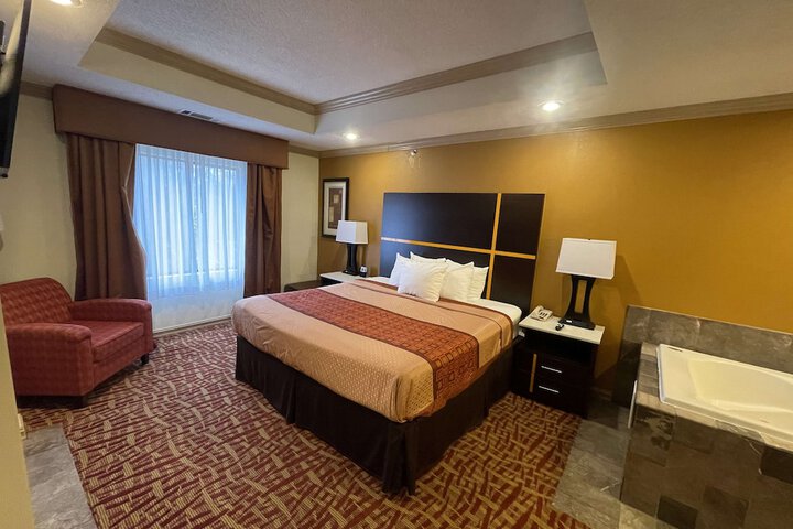 Room 12 of 16