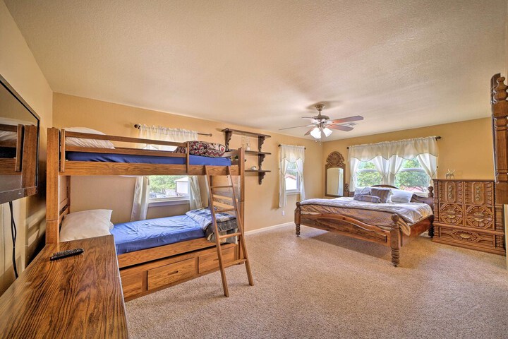 Waterfront Lake Eufaula Home: Multi-level Balcony