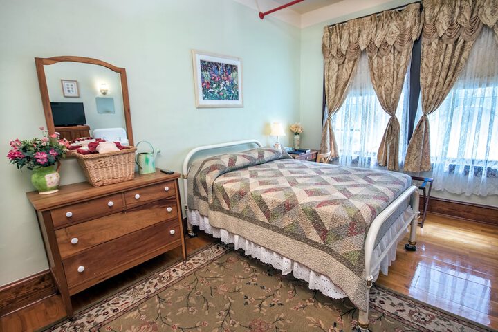 Room 49 of 77