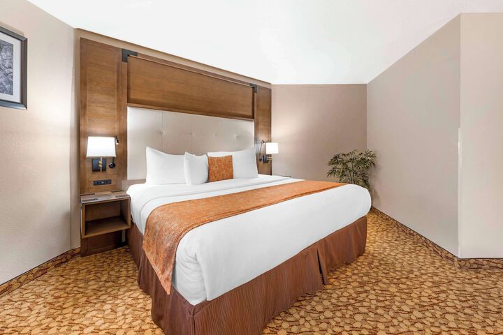Best Western Plus Mill Creek Inn