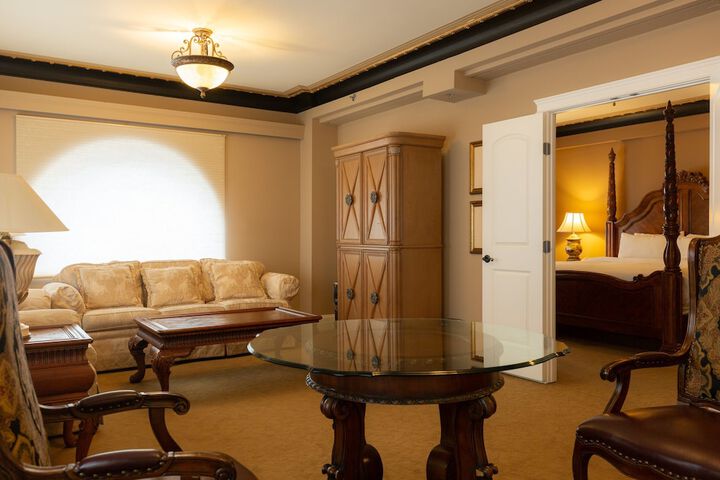 Grant Hall Hotel