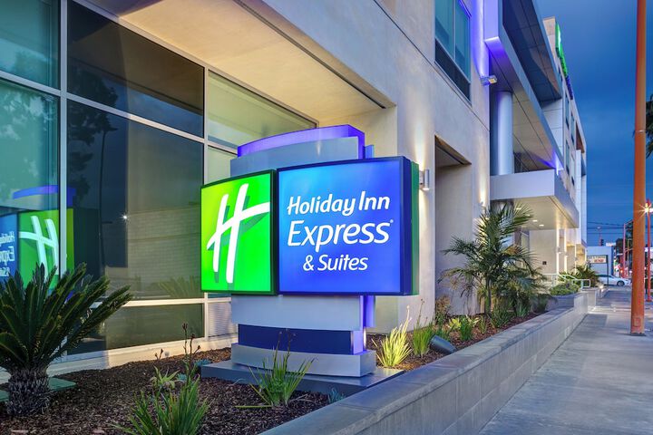 Holiday Inn Express & Suites Glendale Downtown by IHG