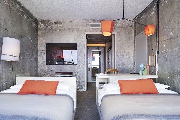 Room 15 of 46