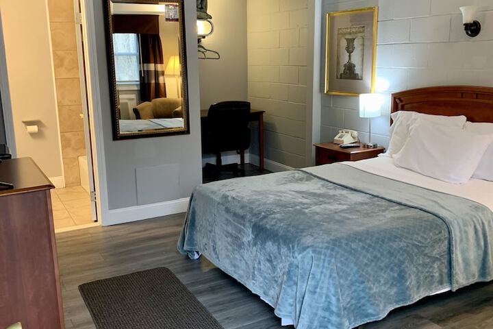 Room 14 of 38