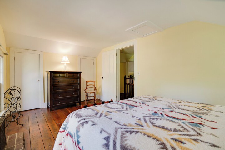 Historic Home in Taylors Falls w / Patio & Fire Pit