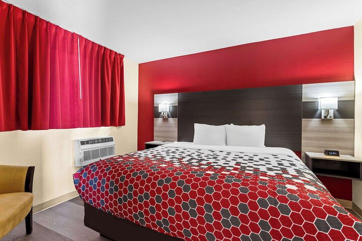 Econo Lodge Inn & Suites Santa Rosa