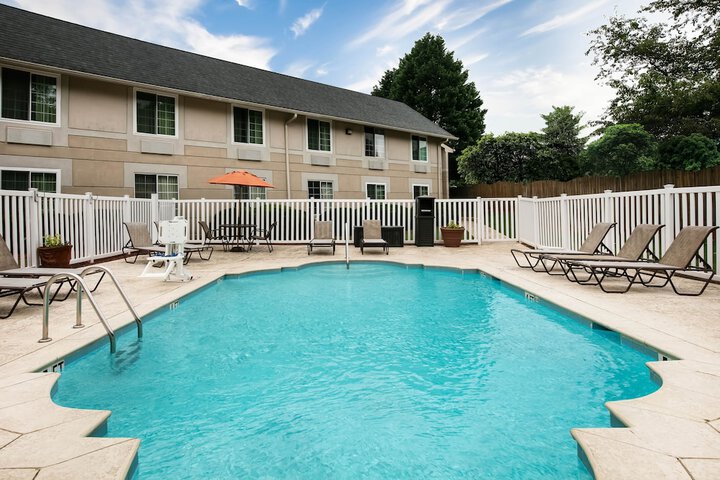 Pool 6 of 17