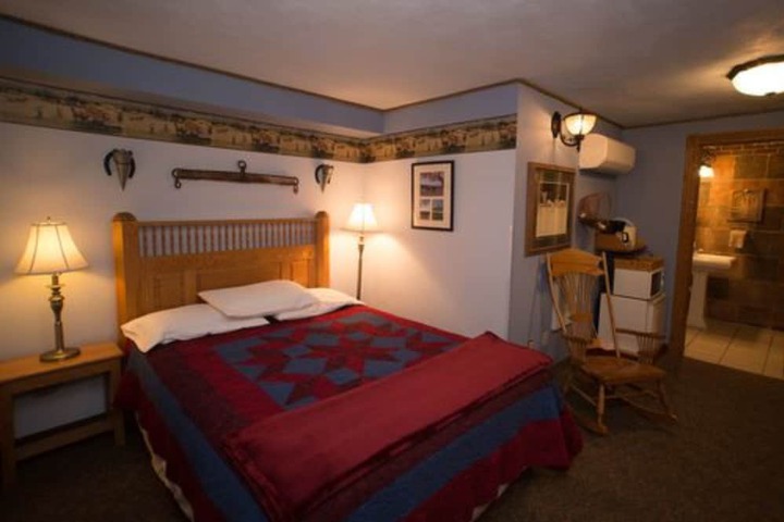 Room 70 of 119
