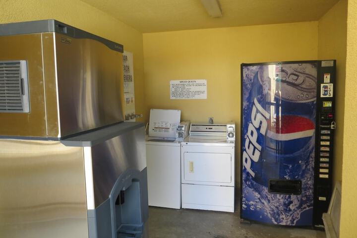 Laundry 37 of 41