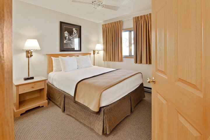 Black Hills Luxury Suites