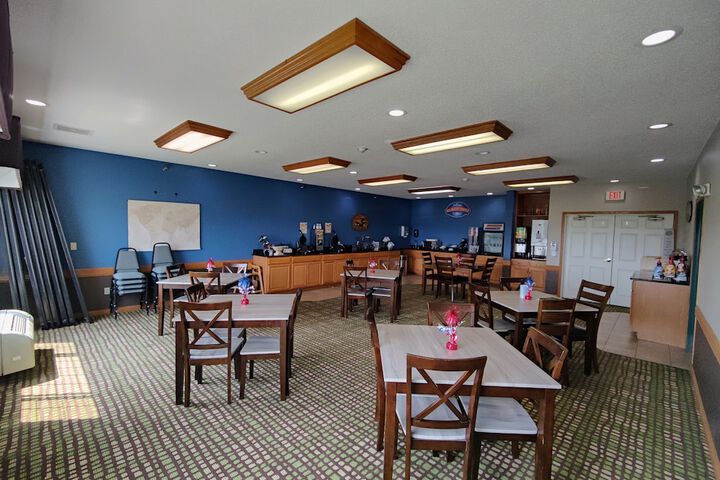 Baymont by Wyndham Albany MN
