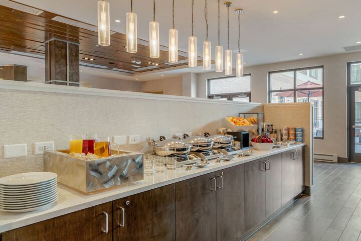 DoubleTree by Hilton Charleston Riverview