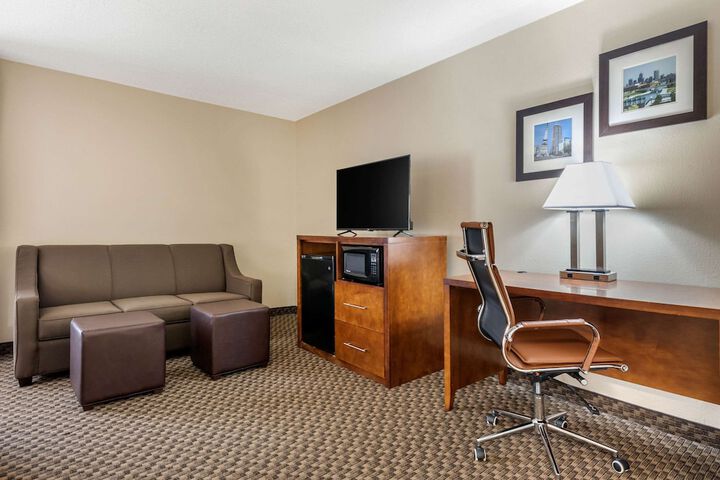Room 12 of 32
