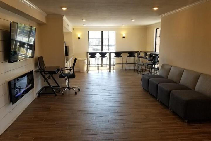 Room 25 of 34