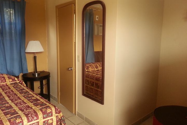 Room 23 of 28