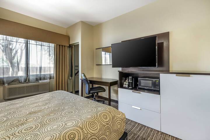 Room 19 of 28
