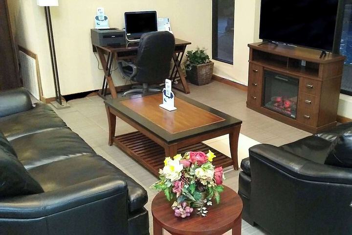 Business Center 45 of 48
