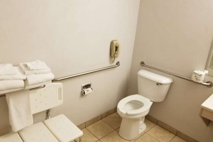 Super 8 by Wyndham Bellingham Airport / Ferndale