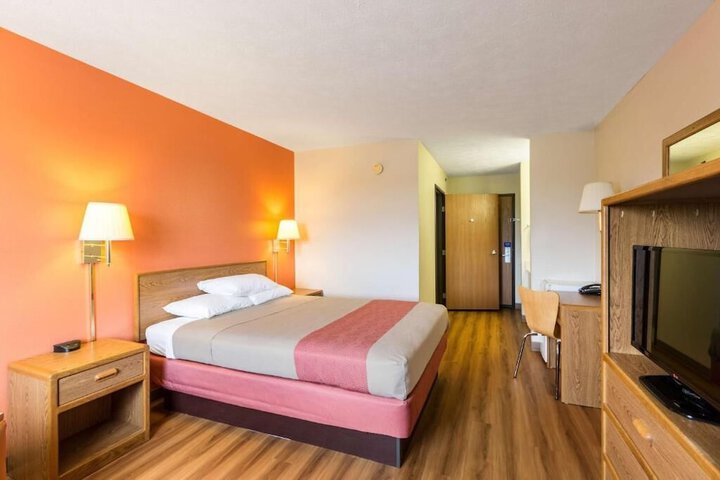 Motel 6 Percival IA
