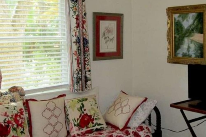 Room 65 of 156
