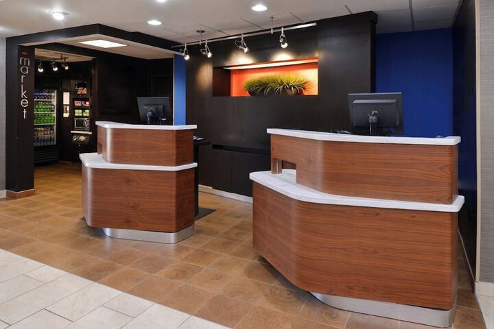 Country Inn & Suites by Radisson Brown Deer - Milwaukee North
