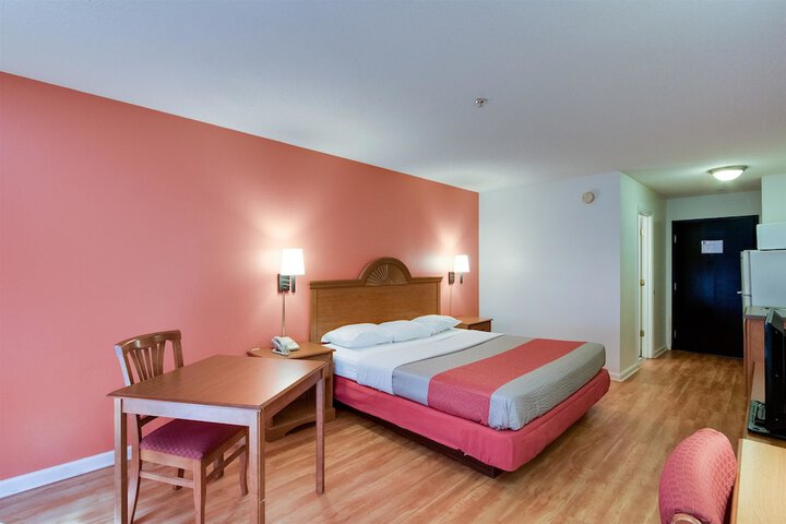 Room 12 of 33