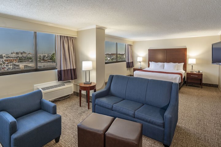 Comfort Inn & Suites at Copeland Tower