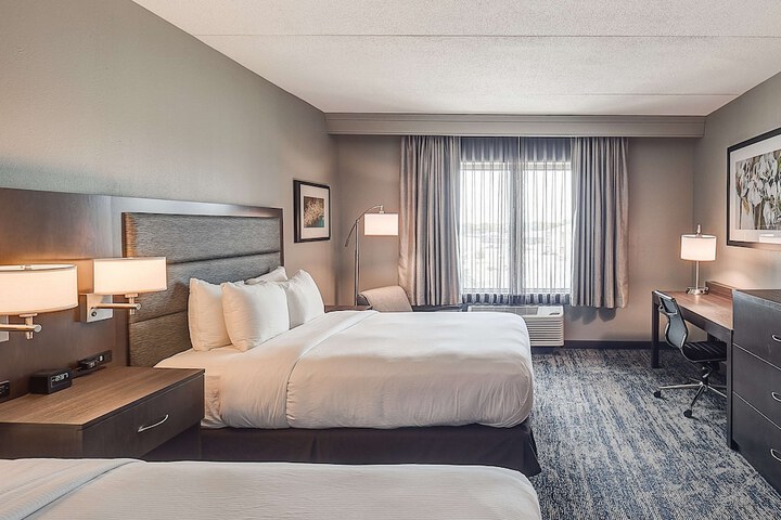 Room 40 of 146