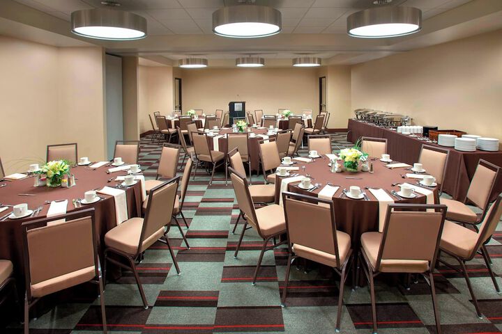 Four Points by Sheraton Charleston