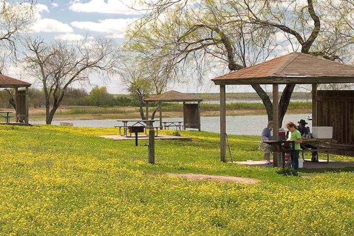Bass Inn - Choke Canyon National Park