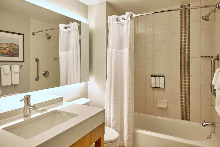 Hyatt Place Portland Downtown - Old Port Square