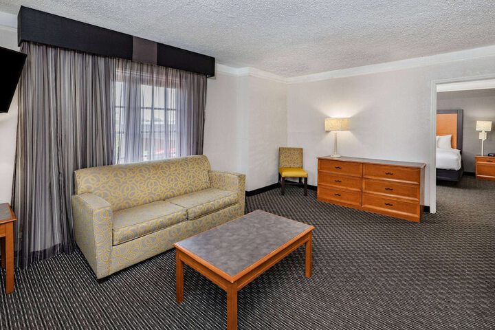 Room 54 of 65