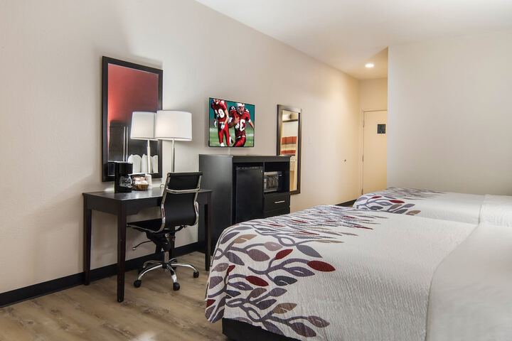 Room 10 of 28