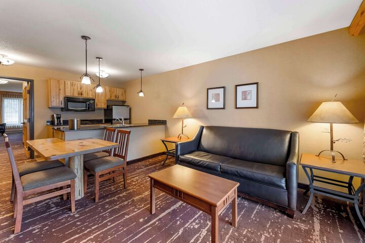 Best Western Premier The Lodge on Lake Detroit