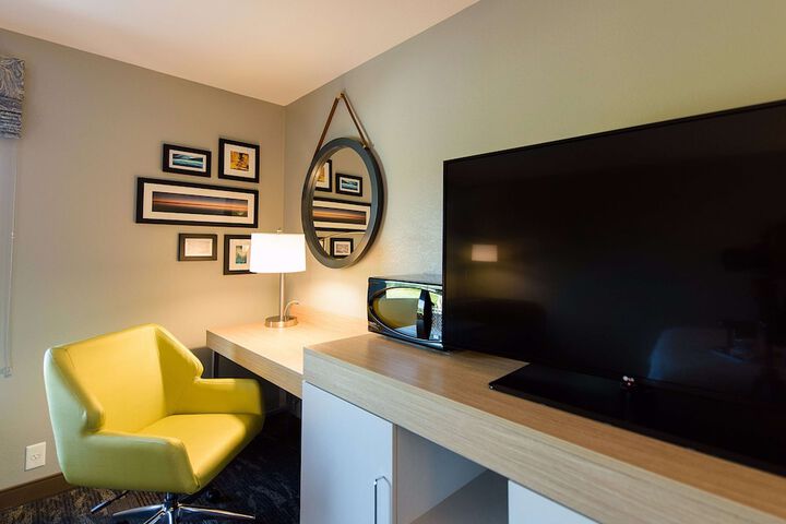 Room 10 of 26