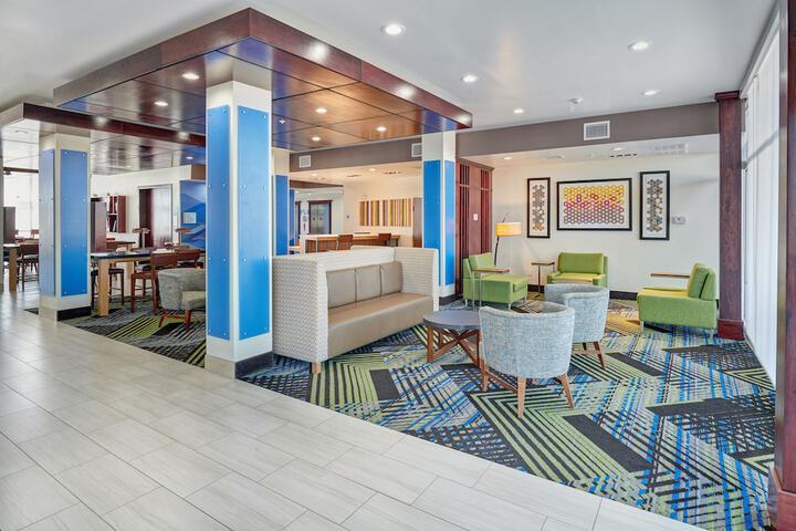 Hotel 7 of 43