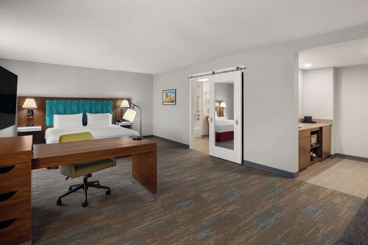 Room 40 of 63