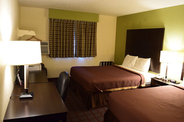 Room 17 of 39