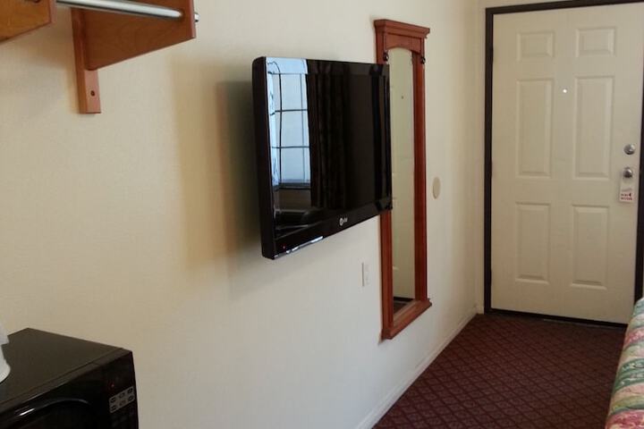 Room 16 of 34