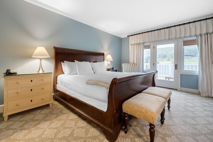 Room 34 of 185