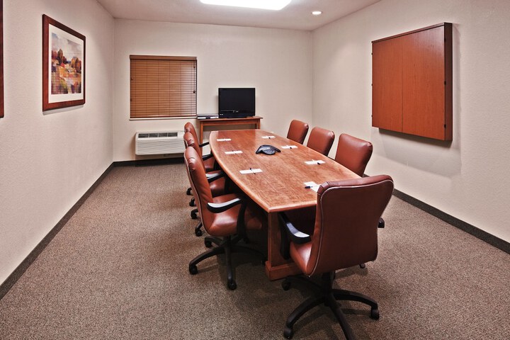 Candlewood Suites Owasso by IHG