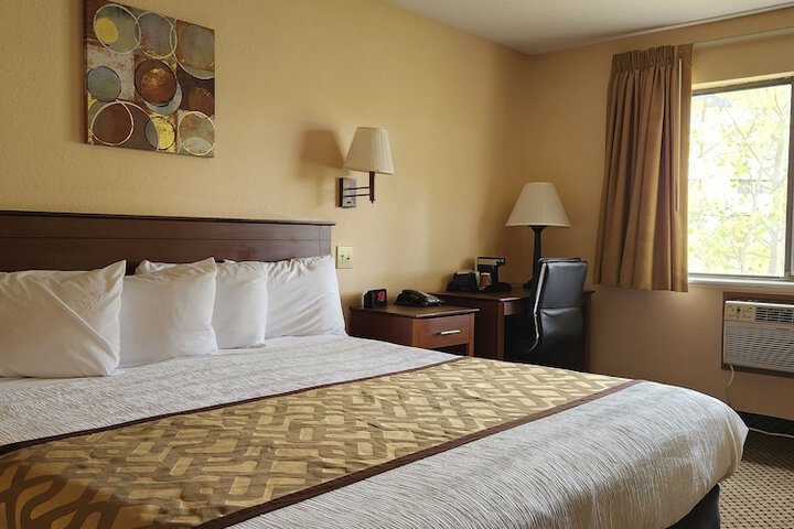 Luxury Inn & Suites
