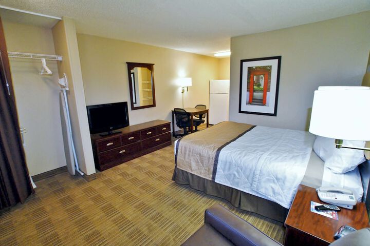 Room 12 of 18